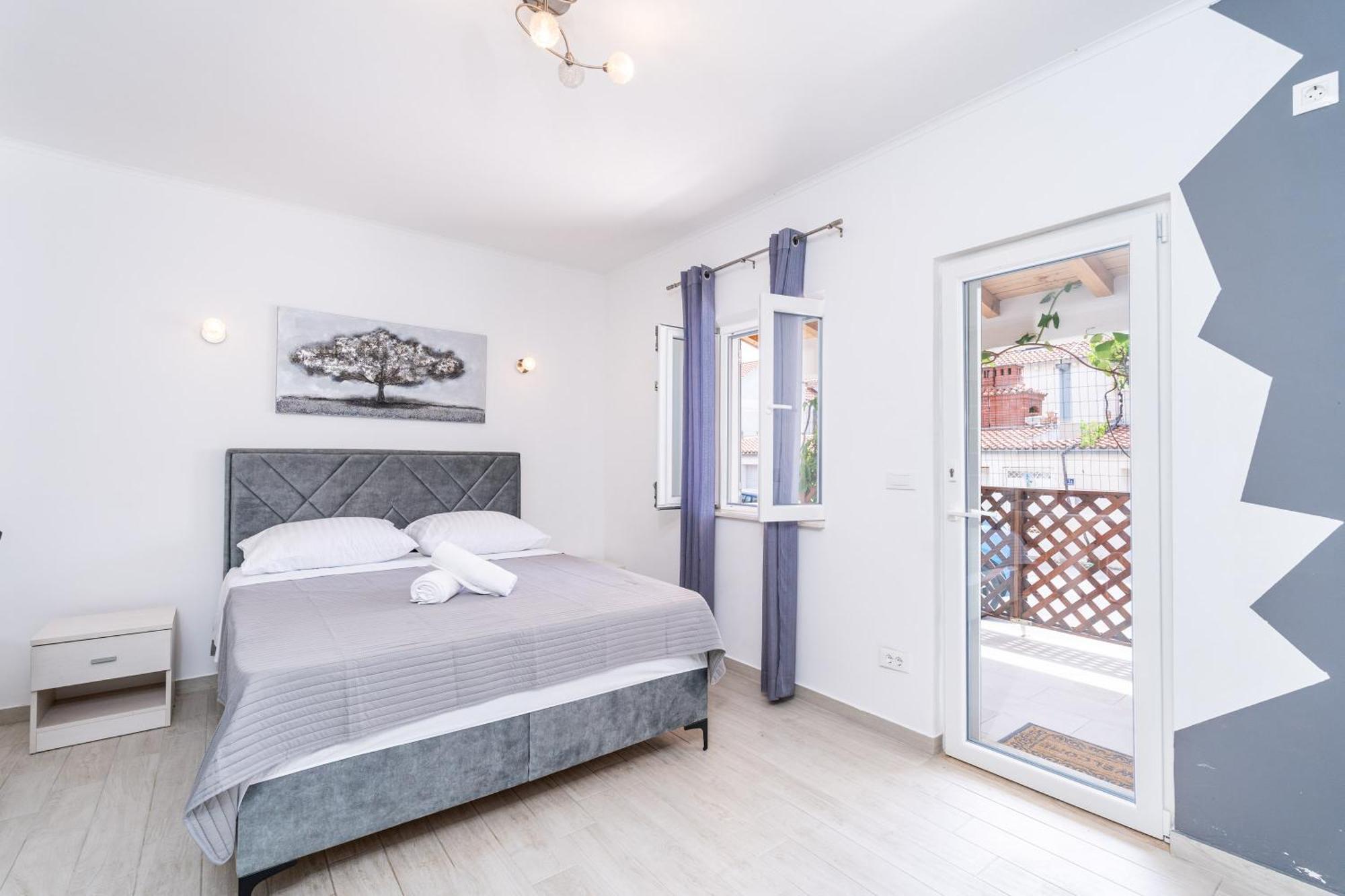 Feather Studio Apartment - Free Private Parking - Self Check-In Дубровник Экстерьер фото