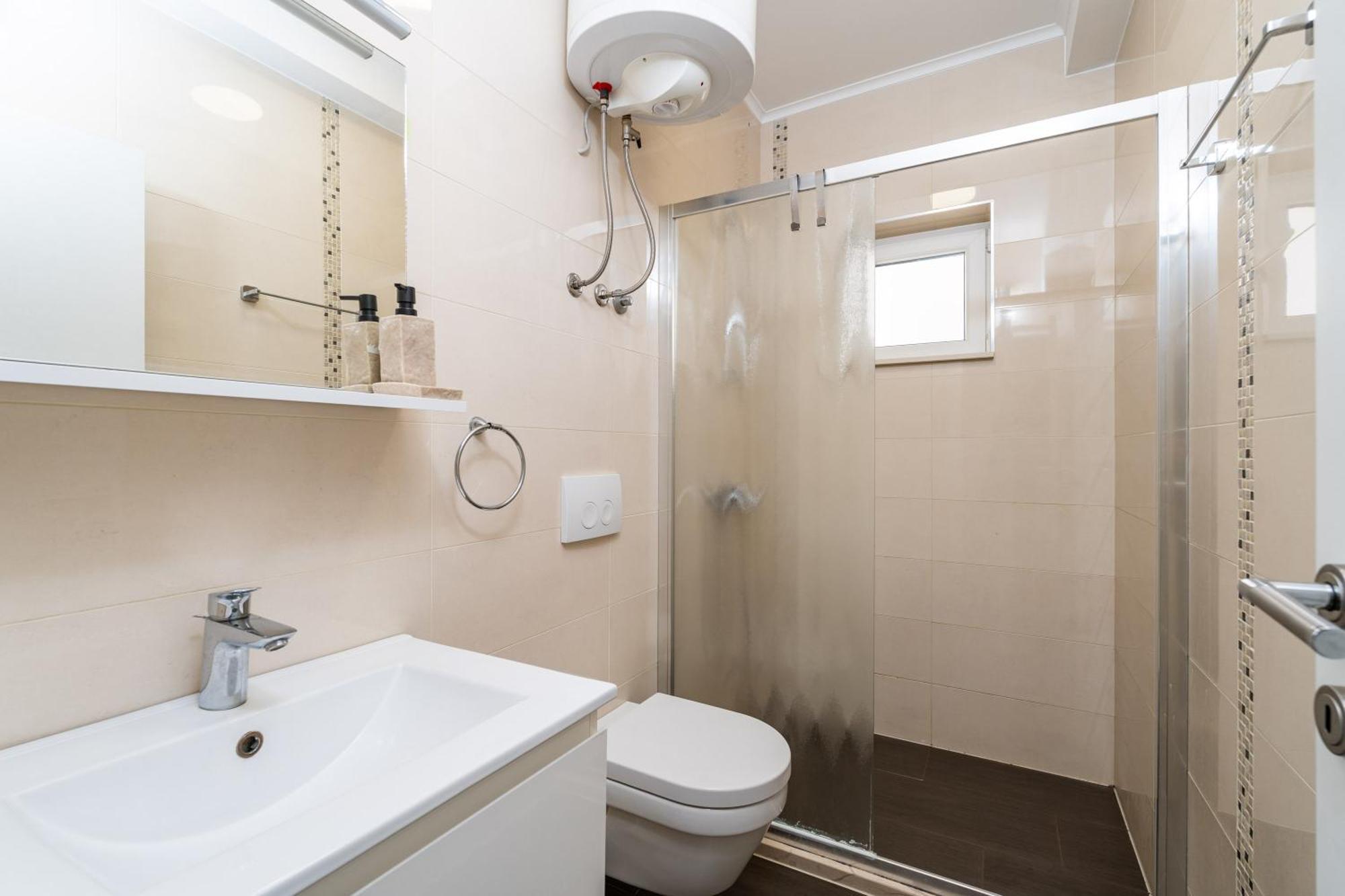 Feather Studio Apartment - Free Private Parking - Self Check-In Дубровник Экстерьер фото