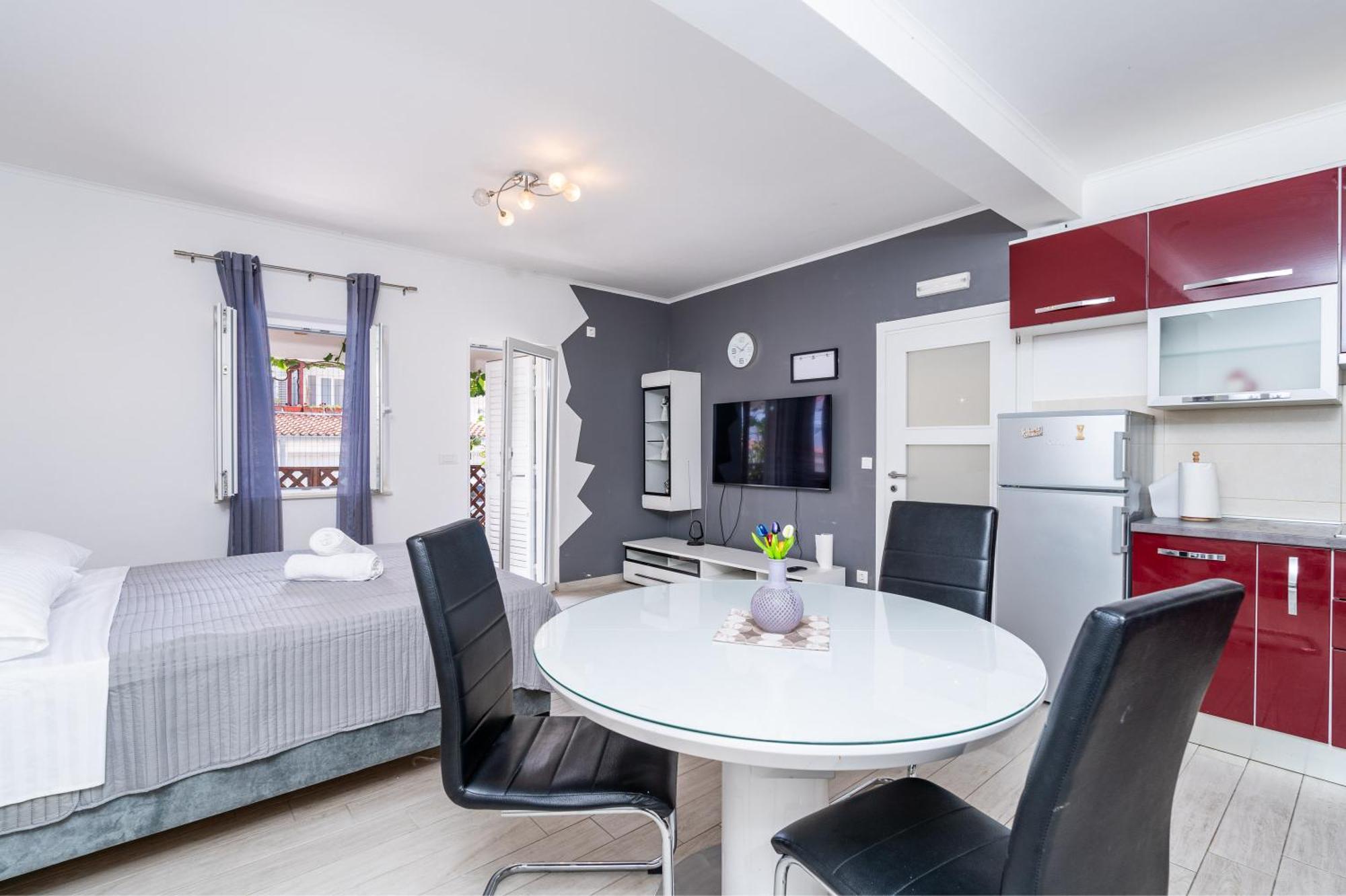 Feather Studio Apartment - Free Private Parking - Self Check-In Дубровник Экстерьер фото